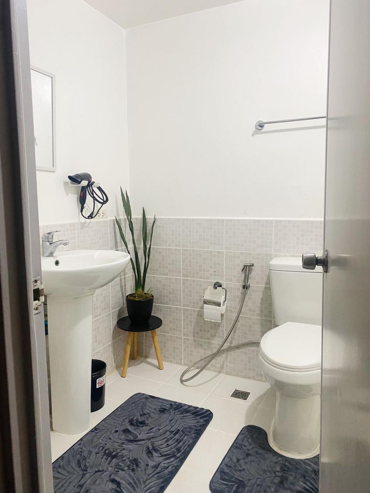 Cozy 2-Bedroom At South Of Market Soma Bgc Near Sm Aura, Market! Market! & Bonifacio High Street Тагиг Экстерьер фото