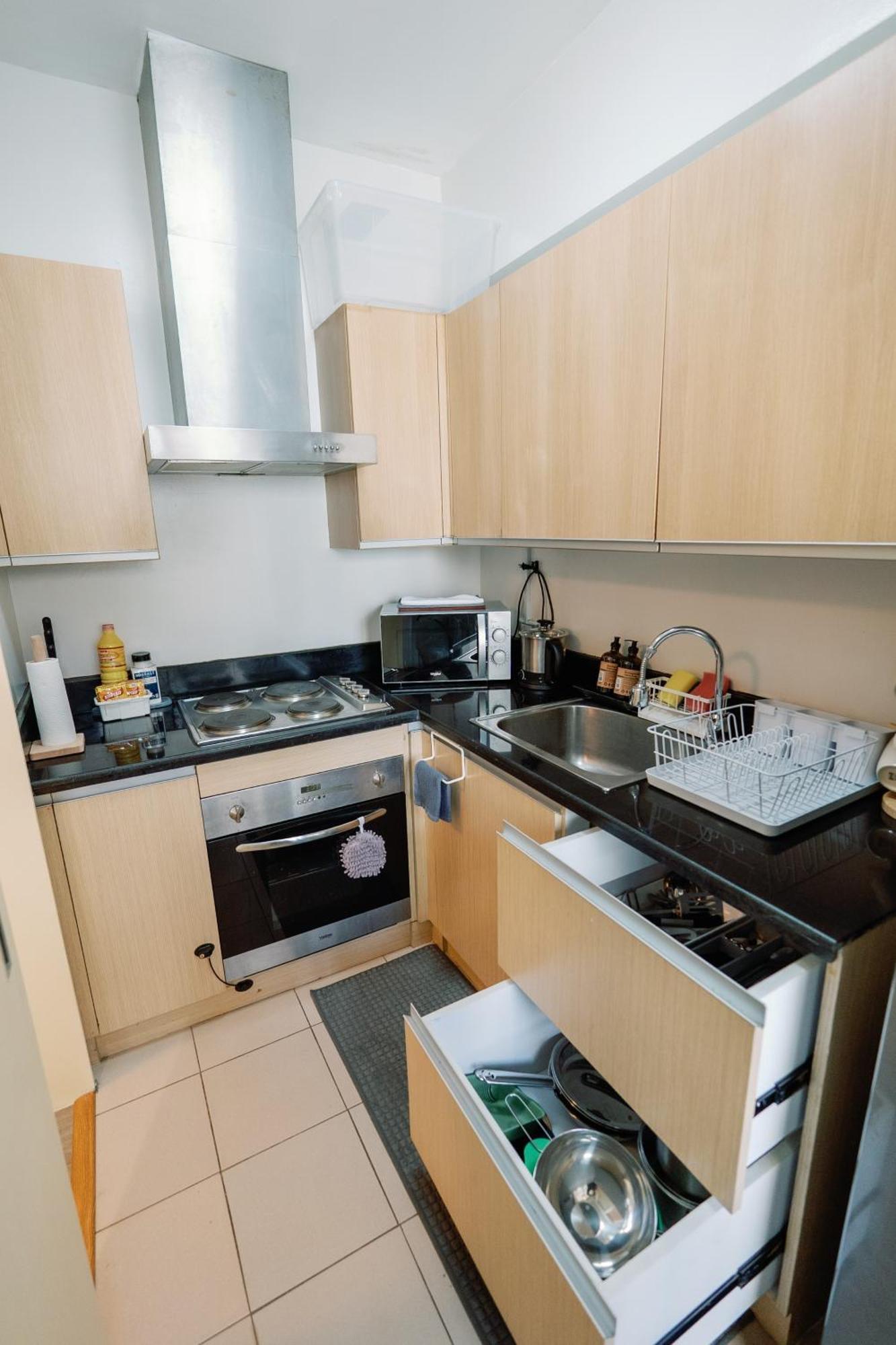 Cozy 2-Bedroom At South Of Market Soma Bgc Near Sm Aura, Market! Market! & Bonifacio High Street Тагиг Экстерьер фото